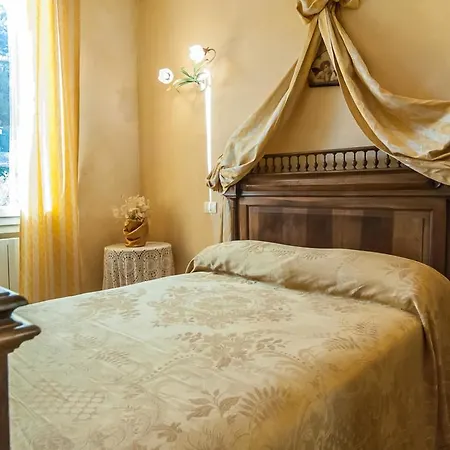 Apartment Collarea